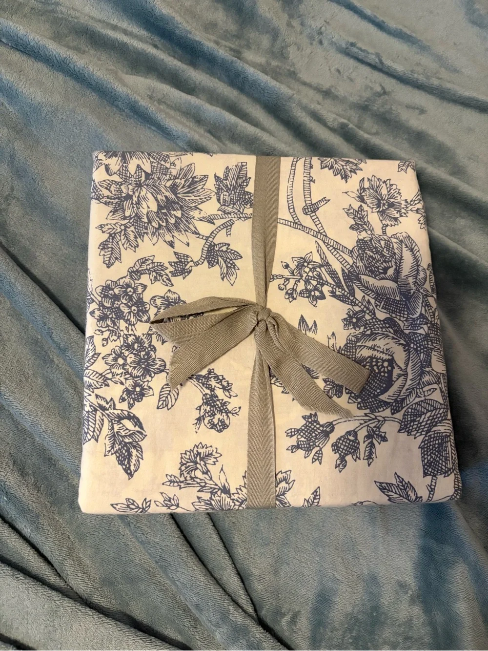 Blue Floral Cotton “Toile” duvet cover
